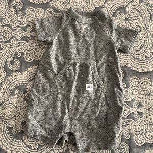 GAP grey infant short onesie 3-6 M